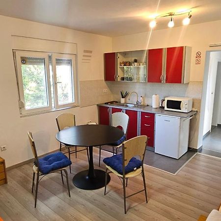 Apartment Brigitte Vrsi Bagian luar foto
