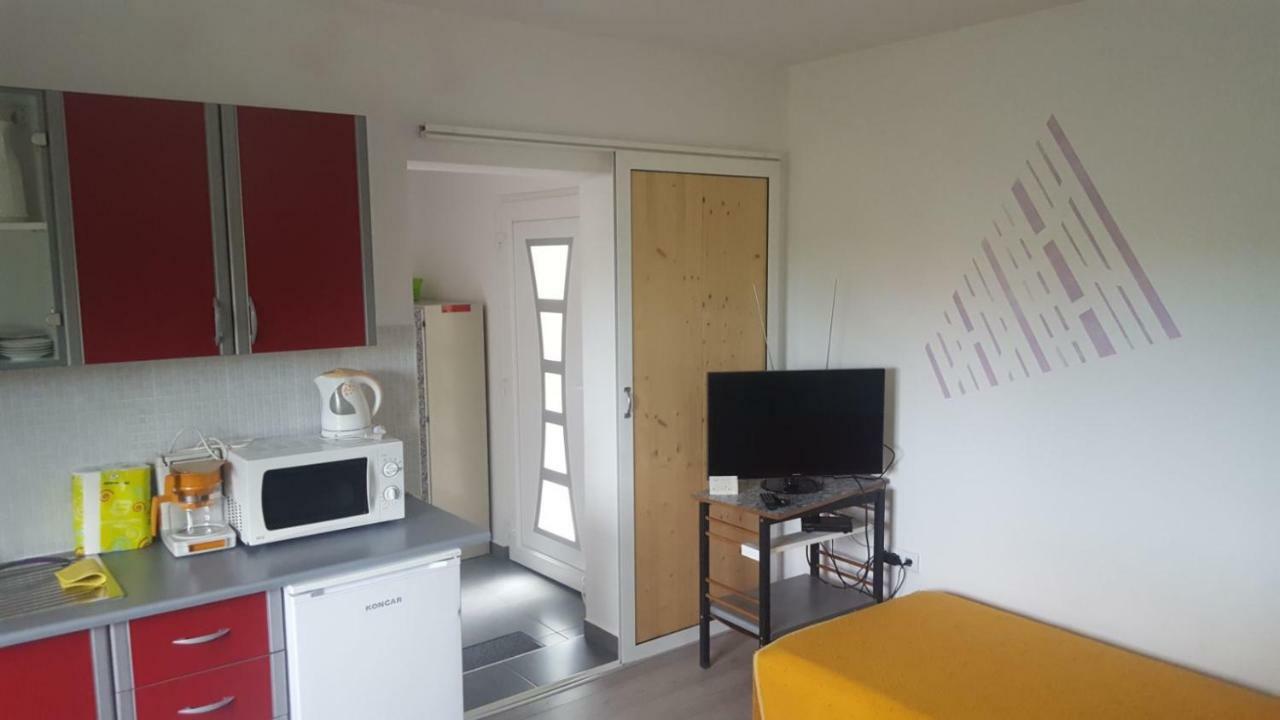 Apartment Brigitte Vrsi Bagian luar foto