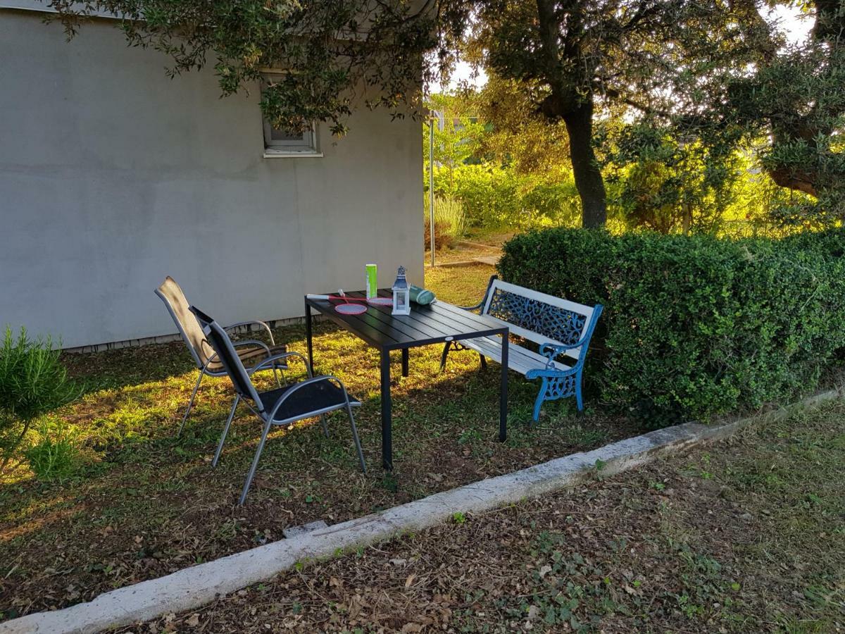 Apartment Brigitte Vrsi Bagian luar foto