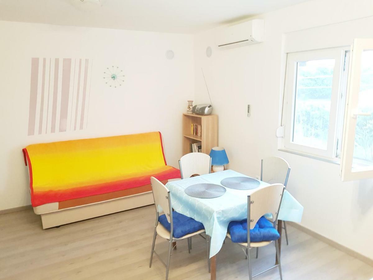 Apartment Brigitte Vrsi Bagian luar foto