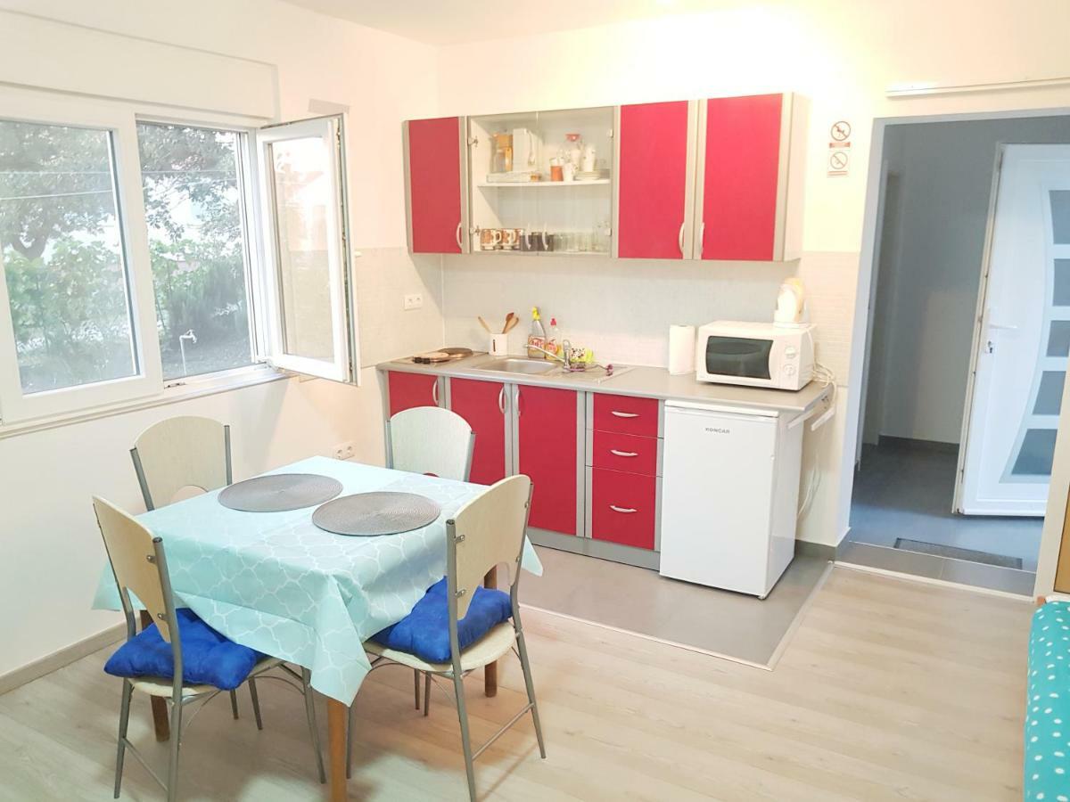 Apartment Brigitte Vrsi Bagian luar foto