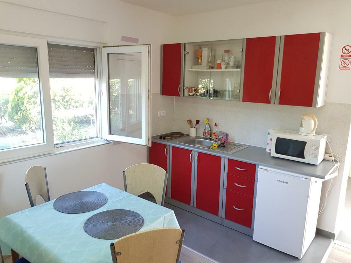 Apartment Brigitte Vrsi Bagian luar foto